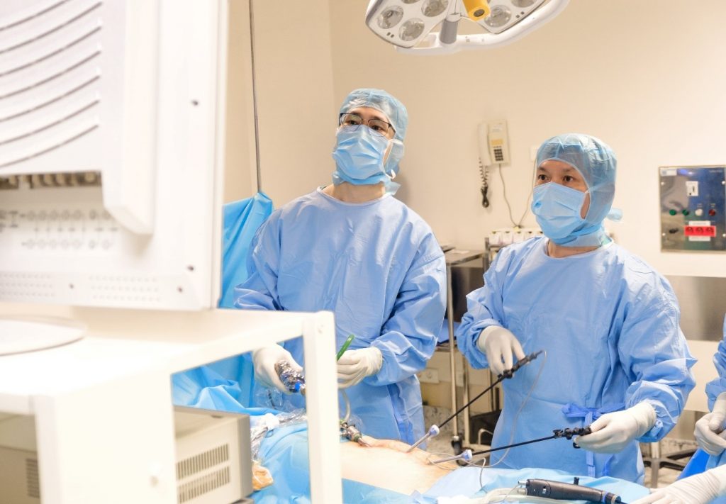 Dr Phan Van Thai and his team perform surgery.