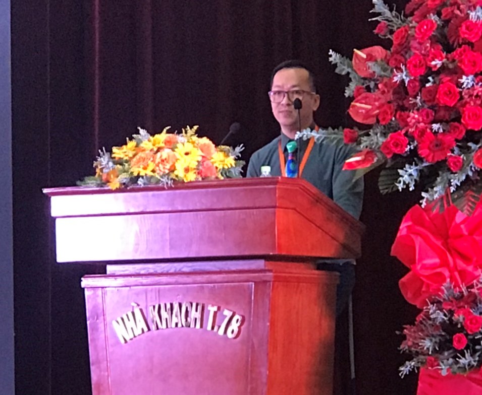 Dr Ly Quoc Thinh, Specialist Level II, Head of Anaesthesiology, Intensive Care & Pain Control Department, FV Hospital, presents at the conference.