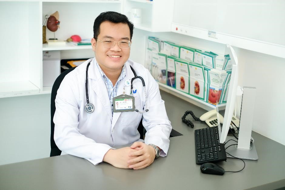 Dr Vu Duy Hien, who works at the Gastroenterology and Hepatology Department, FV Hospital.