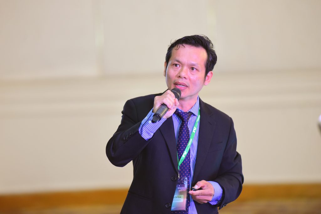 ThS.BS.CKII Phan Văn Thái (Trưởng khoa Ngoại Tổng quát - Bệnh Viện FV) trình bày về phương án điều trị bệnh béo phì đang được áp dụng tại bệnh viện FV