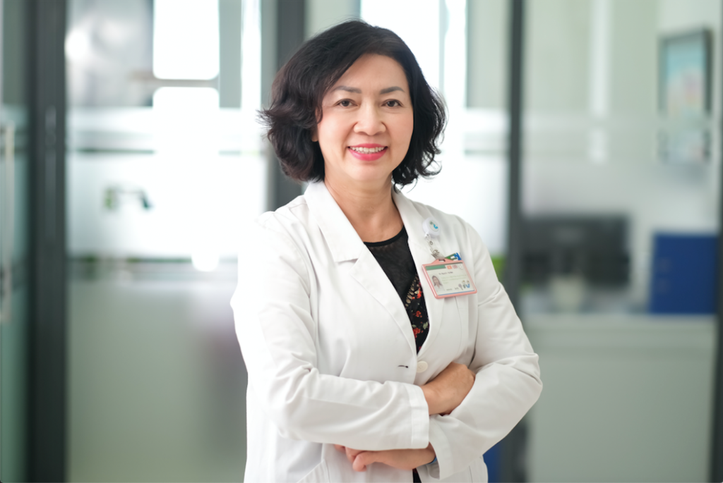 Dr Nguyen Thi Mai, Head of the Ophthalmology & Refractive Surgery Department at FV Hospital. 