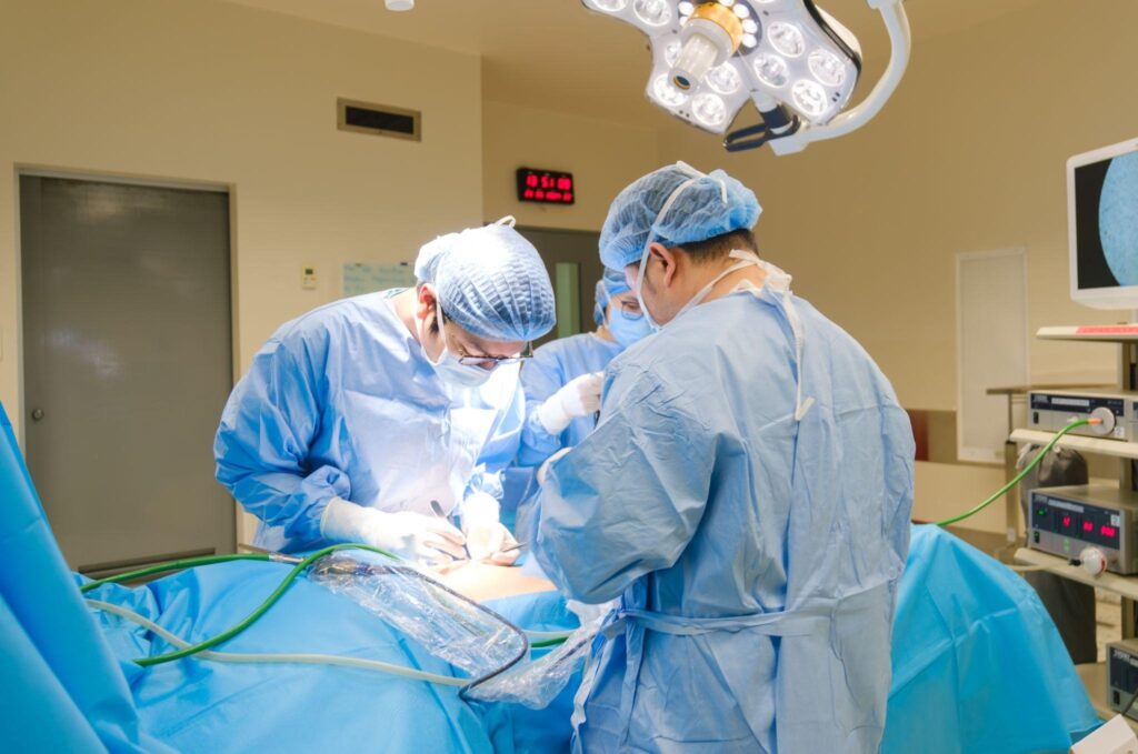 Vo Trieu Dat, MD, MSc performed surgery for a patient with uterine fibroids at FV Hospital.