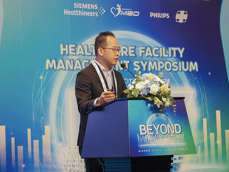 Mr Ng Mor Jack, Chief Operating Officer of Thomson Hospital Singapore, opened the presentation session with valuable insights into hospital management.