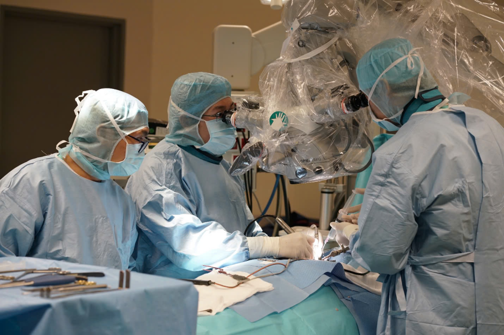 Lung cancer patients and those with complex chest conditions have the opportunity to be treated at FV's Thoracic Surgery Centre by a team of Singaporean experts