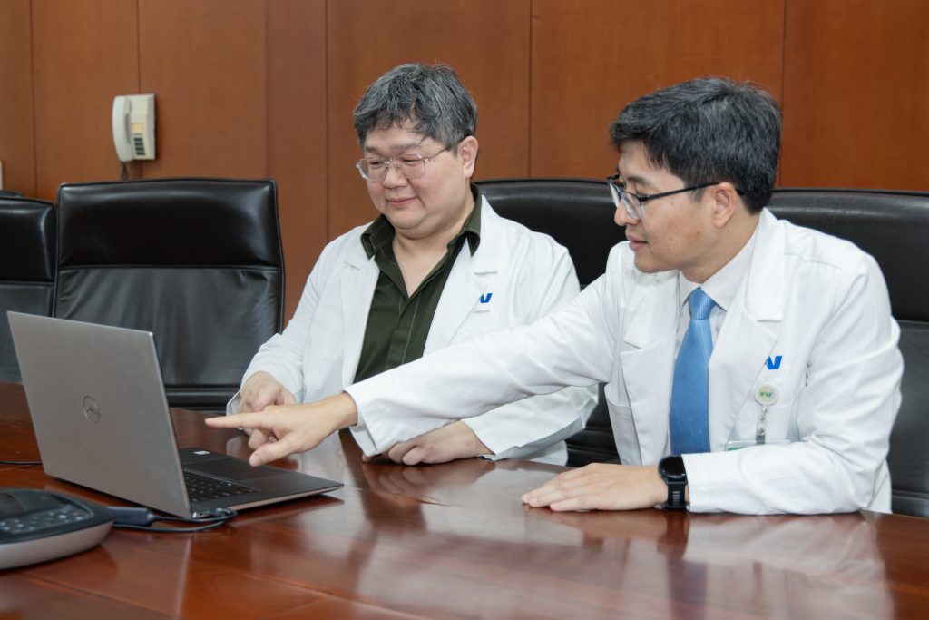 Su Jang Wen, MD, PhD and Dr Luong Ngoc Trung will collaborate to treat patients at the FV Thoracic Surgery Centre