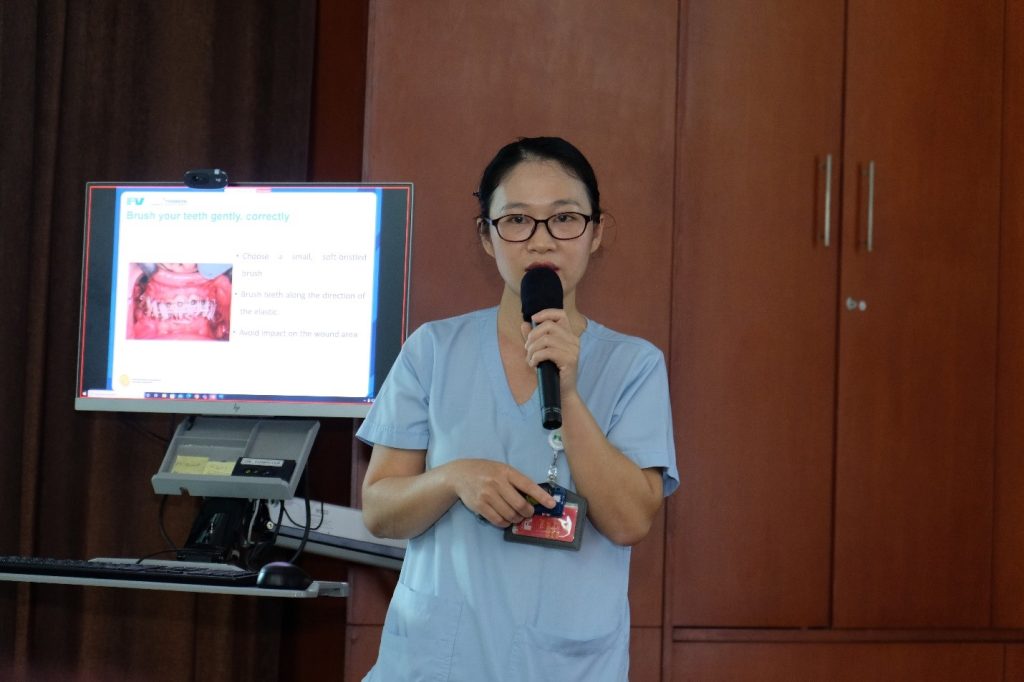 Ms Nguyen Thi Hong shared the crucial role of nursing in supporting patients after maxillofacial surgery