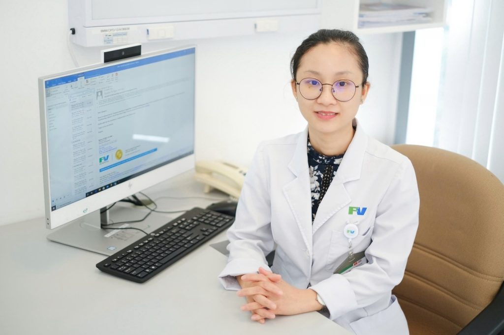 Dr Nguyen Thi Thu Huong advises diabetic patients to undergo regular check-ups and screenings.