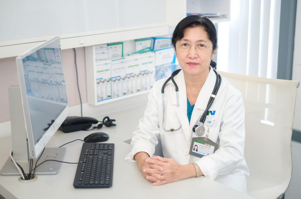 Specialist Level II, Chau Thi Kim Lien, MD, MSc advises diabetic patients to screen for early detection of chronic kidney disease complications