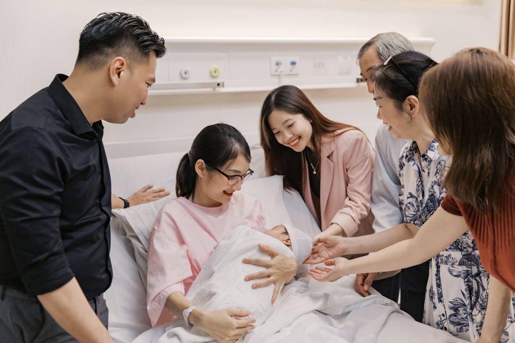 Giving birth at FV Hospital offers mothers a resort-style experience, with premium facilities and services designed to ensure comfort and relaxation throughout their stay.