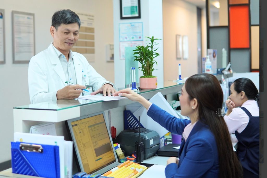 Bác sĩ Lương Anh đảm trách vai trò Trưởng khoa Ngoại Thần Kinh Và Cột sống tại FV