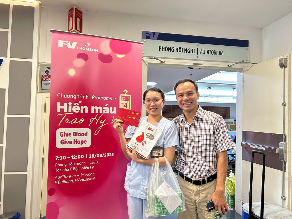 Dr Vu Truong Son, Medical Director of FV Hospital, was also present to encourage the volunteers.